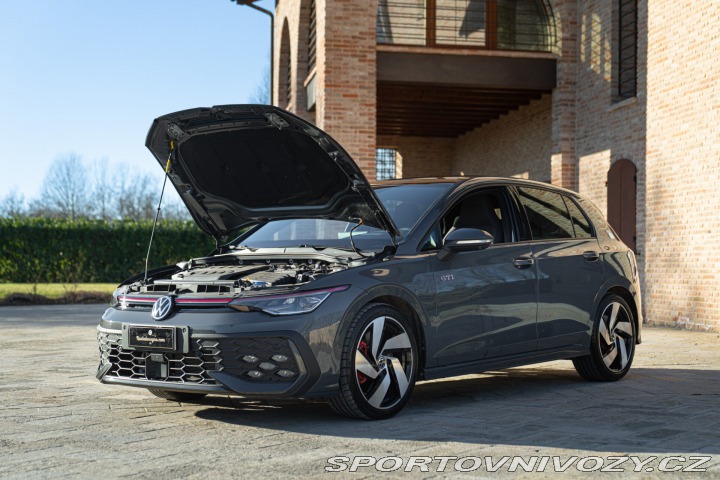Volkswagen Golf GTI 2025