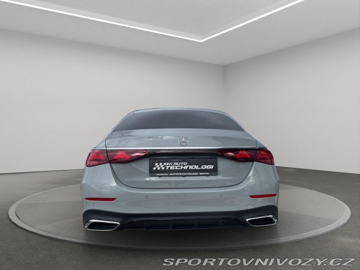 Mercedes-Benz E  2024