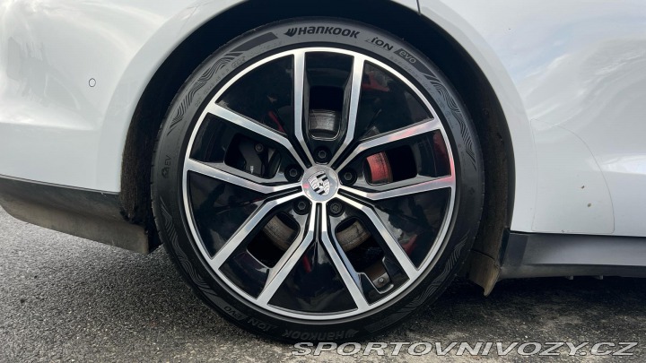 Porsche Taycan 4S 2024