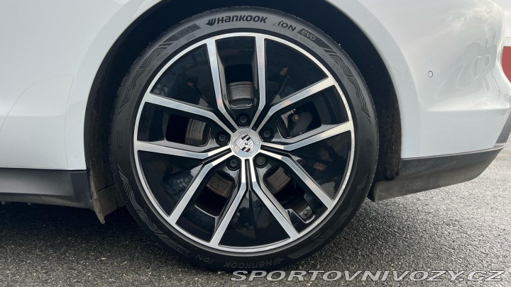 Porsche Taycan 4S 2024