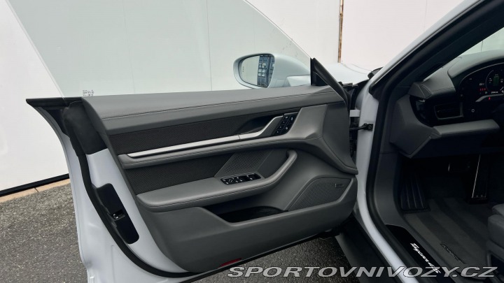 Porsche Taycan 4S 2024