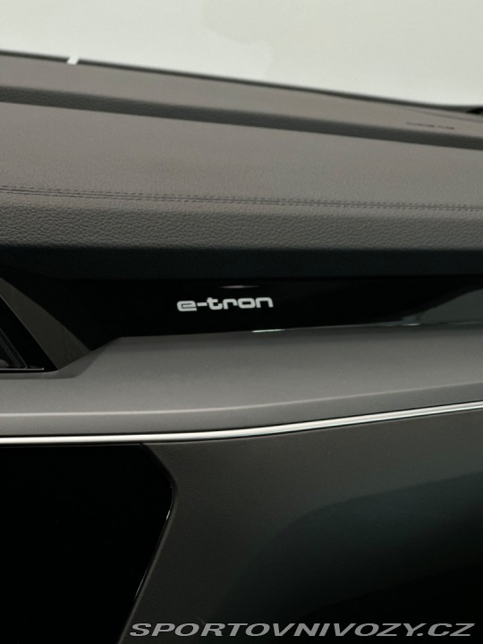 Audi Ostatní modely E-tron  55 quattro S line 2023