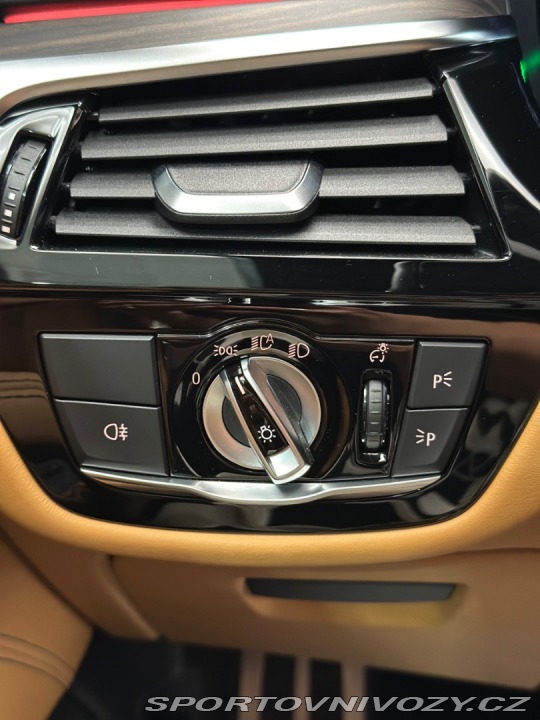 BMW 5 545e xDrive M Sport / La 2021