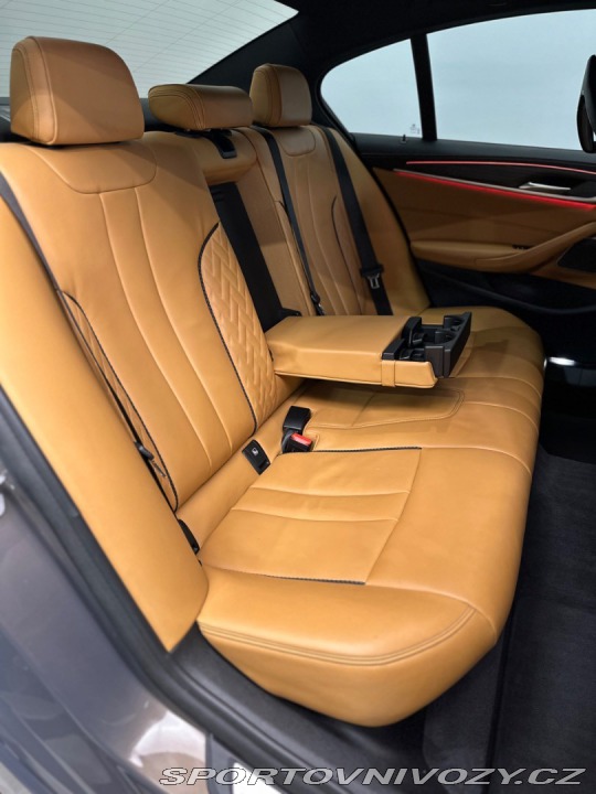 BMW 5 545e xDrive M Sport / La 2021