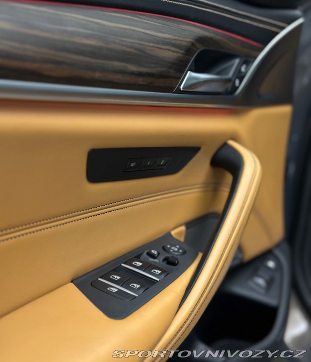 BMW 5 545e xDrive M Sport / La 2021