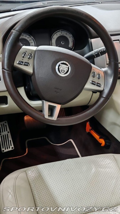 Jaguar XF 5,0   V8 – servisovaný, r 2010