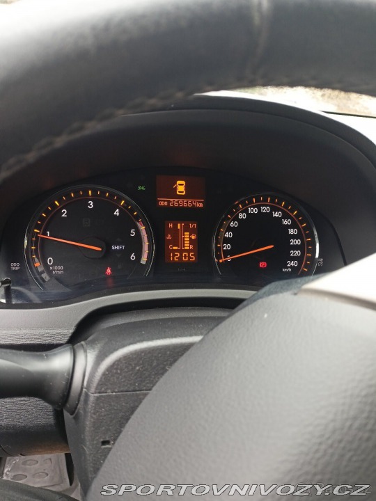 Toyota Ostatní modely Avensis 2,0   D-4D 93 kw 2011