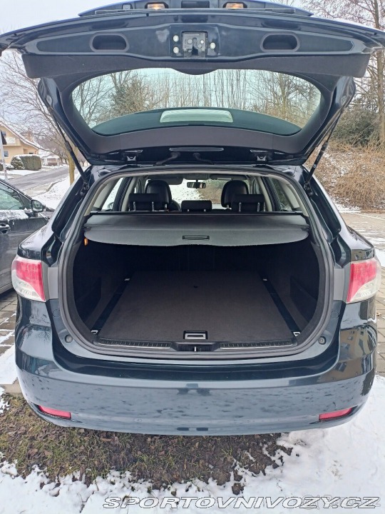 Toyota Ostatní modely Avensis 2,0   D-4D 93 kw 2011