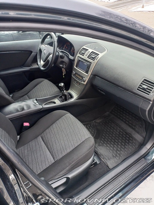Toyota Ostatní modely Avensis 2,0   D-4D 93 kw 2011
