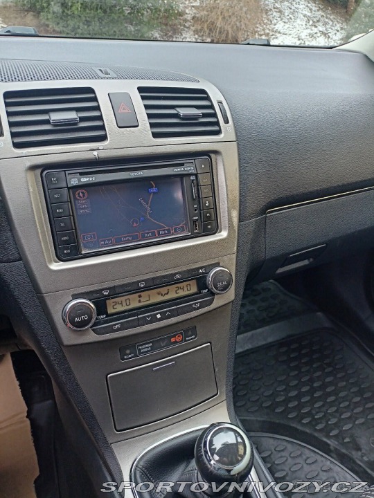 Toyota Ostatní modely Avensis 2,0   D-4D 93 kw 2011