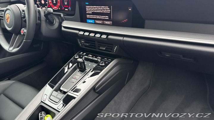 Porsche 911 Carrera 2025