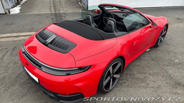 Porsche 911 Carrera 2025