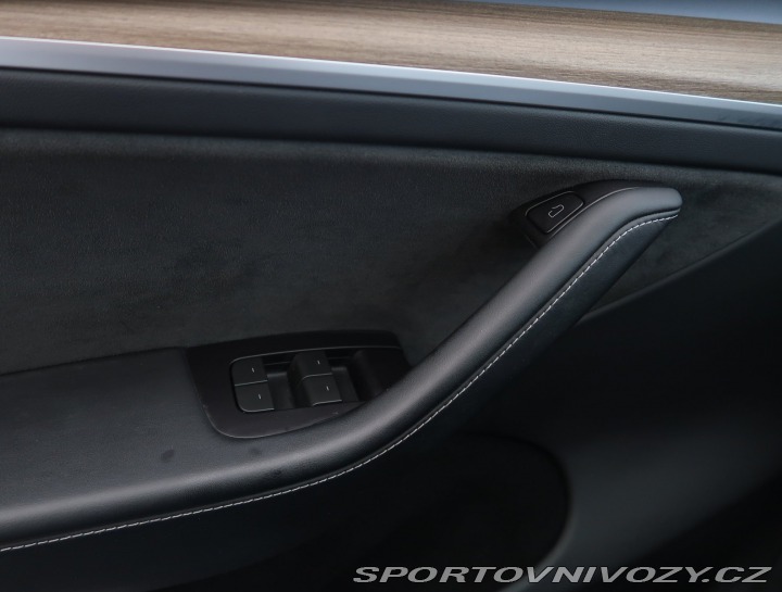 Tesla Model Y Long Range AWD 79kWh 2024