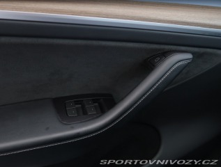 Tesla Model Y Long Range AWD 79kWh 2024