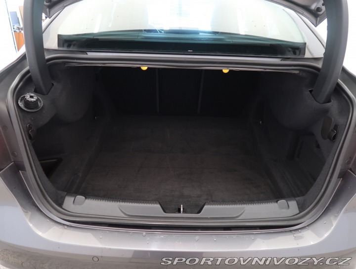 Jaguar XE E-Performance 2019