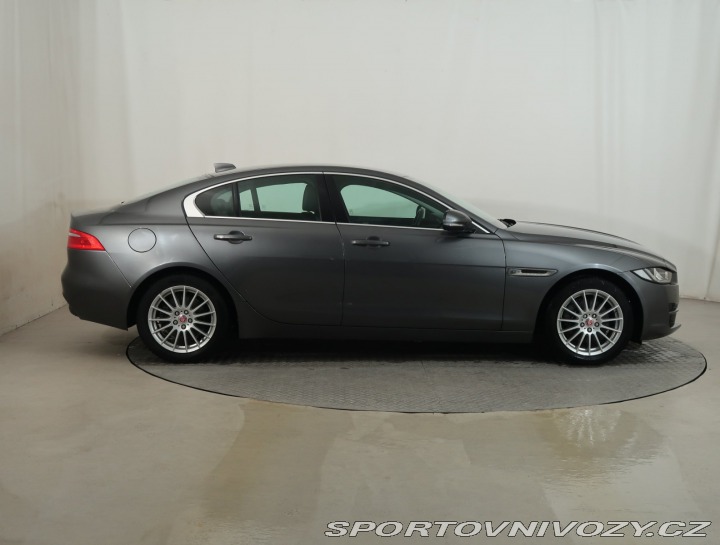 Jaguar XE E-Performance 2019