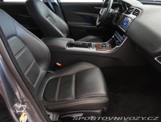 Jaguar XE E-Performance 2019