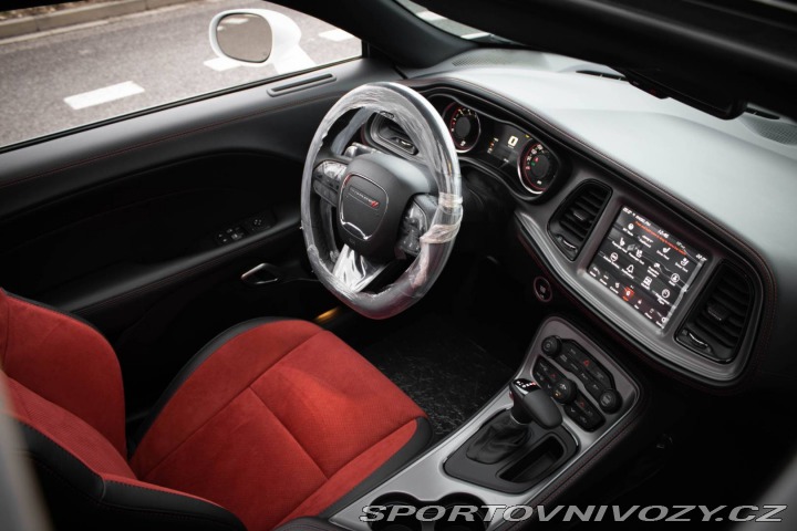 Dodge Challenger SRT 6.4 HEMI NOVÝ / FINA 2026