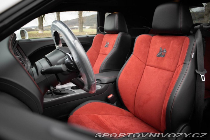 Dodge Challenger SRT 6.4 HEMI NOVÝ / FINA 2026