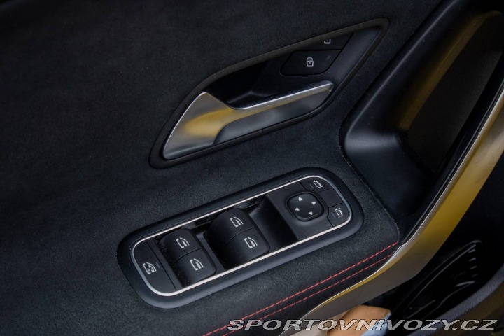 Mercedes-Benz A 180 benzín / AMG Line / 2019