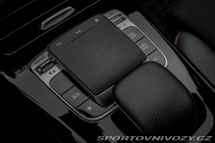 Mercedes-Benz A 180 benzín / AMG Line / 2019