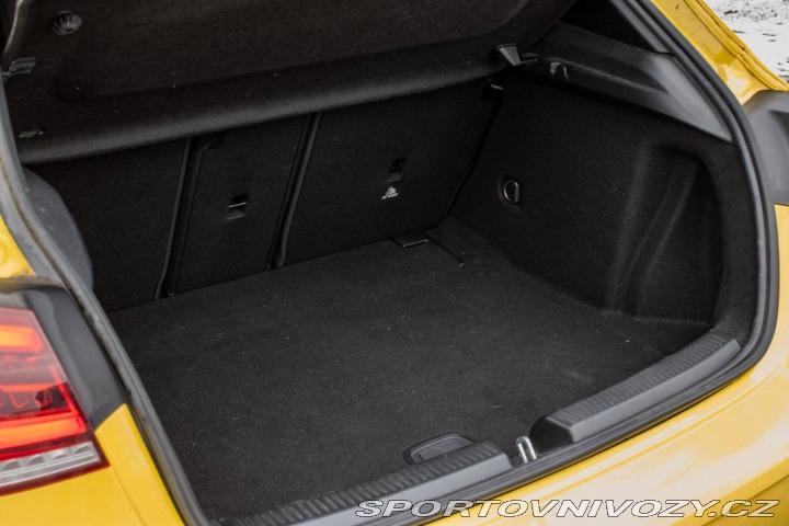 Mercedes-Benz A 180 benzín / AMG Line / 2019