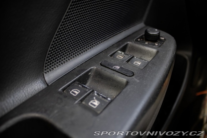 Volkswagen Golf 2.0 FSI GTI Turbo DSG / 2005