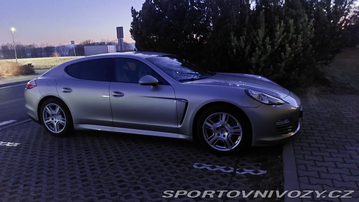 Porsche Panamera 4 2010