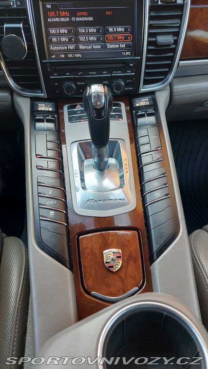 Porsche Panamera 4 2010