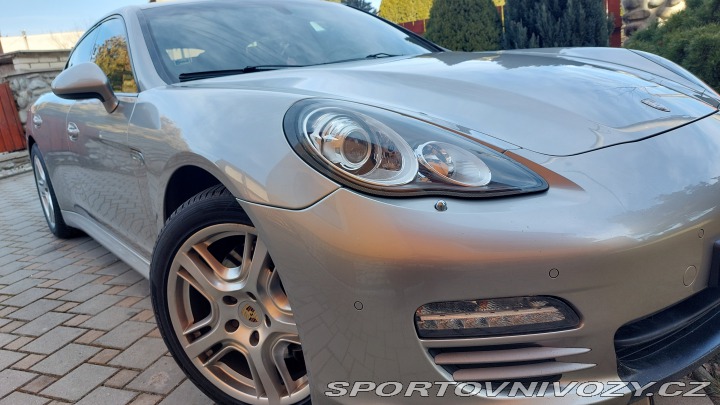Porsche Panamera 4 2010