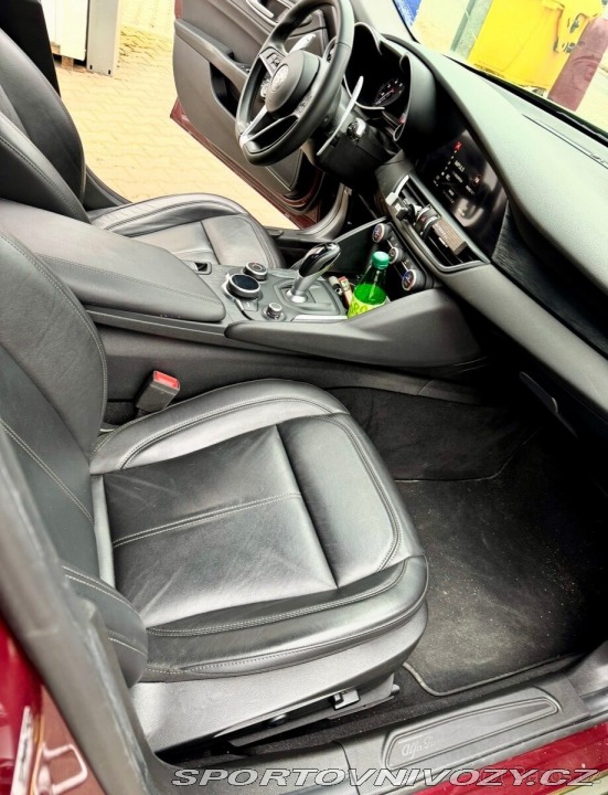 Alfa Romeo Giulia 2,0   Krásná 1800