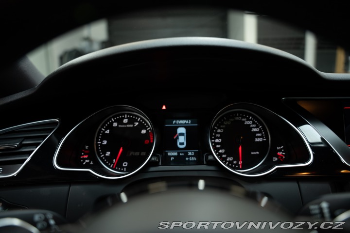 Audi RS5 4.2 FSI V8 QUATTRO 2013