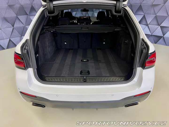 BMW 5 530d xDrive M-SPORT, DCC, 2021