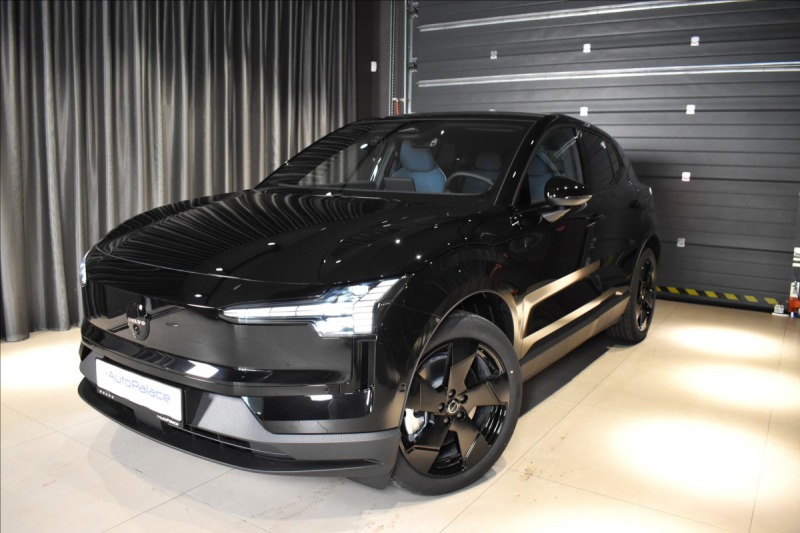 Volvo EX30 Ultra  Twin motor perfor.