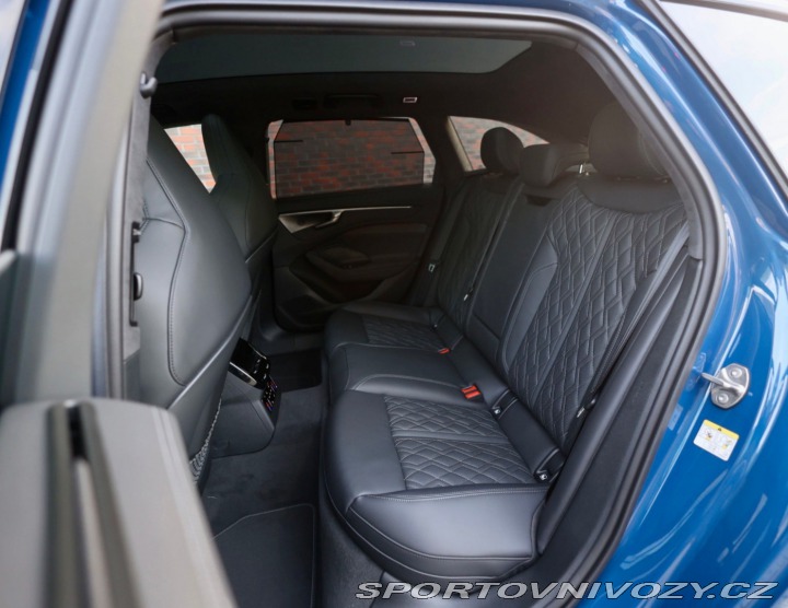 Audi A6 Avant e-hybrid Quattro C 2025