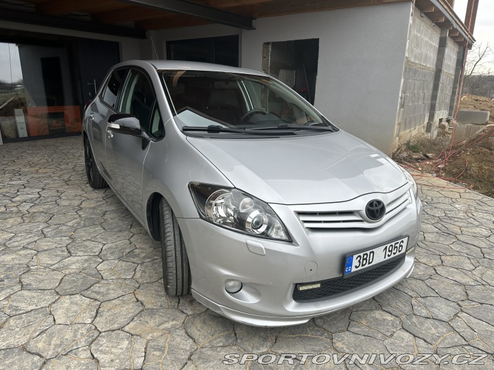 Toyota Ostatní modely AURIS_BEMANI 2013
