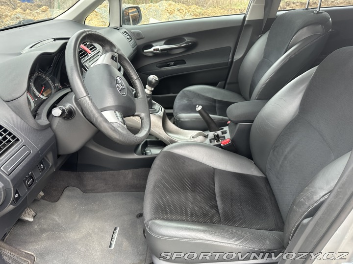 Toyota Ostatní modely AURIS_BEMANI 2013