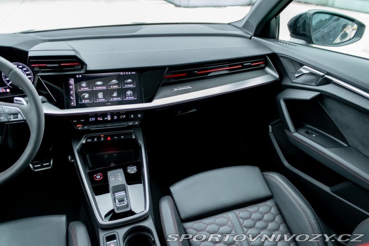 Audi RS3 / 2.5 TFSI/ quattro/ Mat 2024