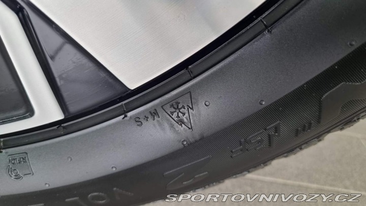 Volvo EC40 PLUS Extended Range RWD 2025