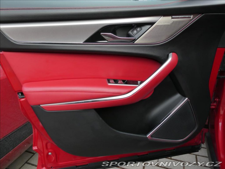 Jaguar F-Pace 2,0 P400e PHEV HSE,1Maj,Č 2022