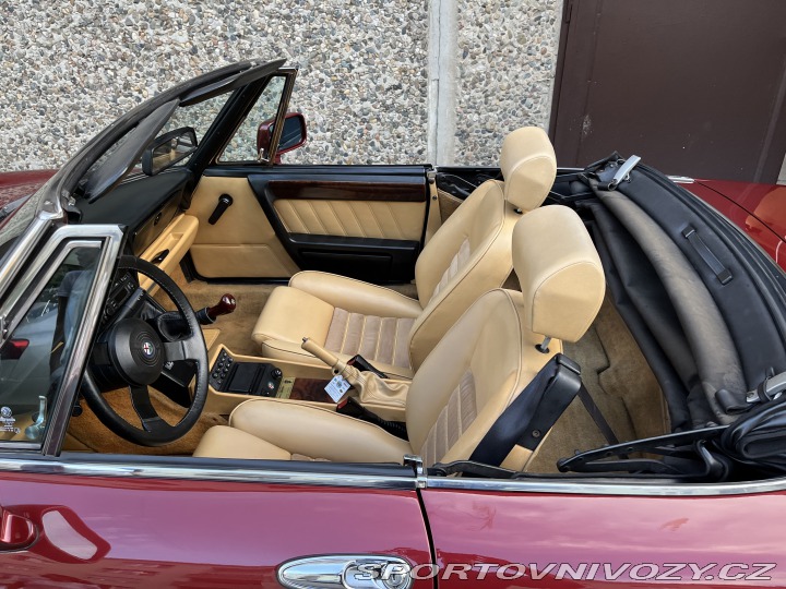 Alfa Romeo Spider 2,0i 88 kW 1990
