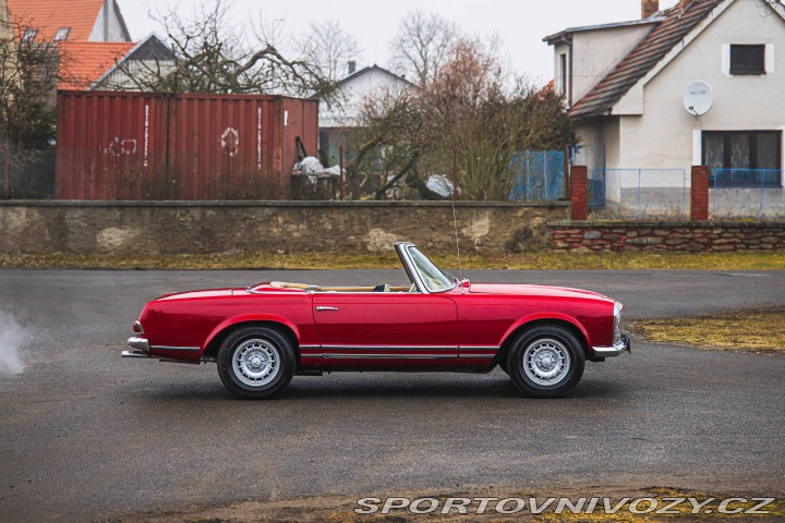 Mercedes-Benz SL 230 SL Pagoda 1966