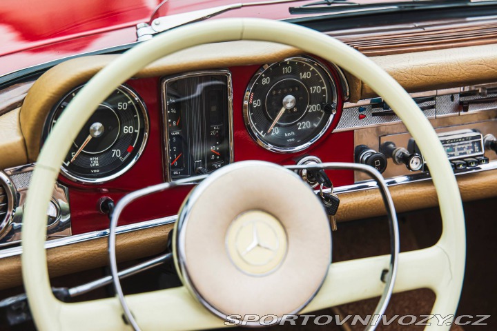 Mercedes-Benz SL 230 SL Pagoda 1966