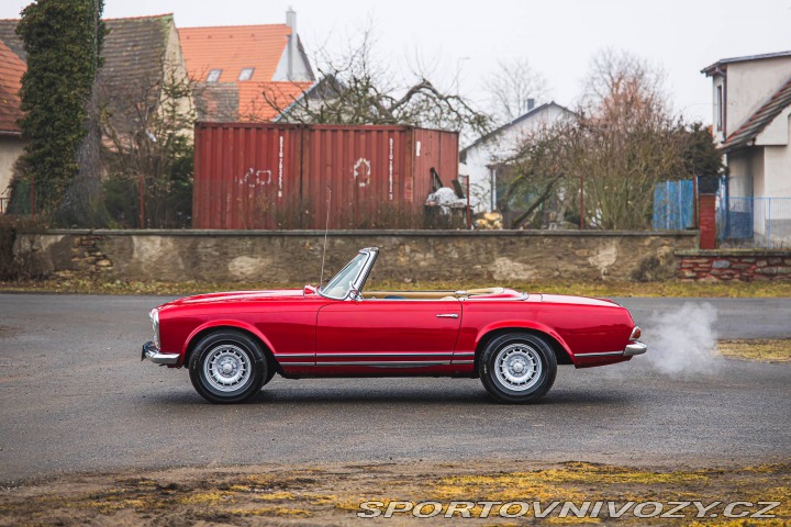 Mercedes-Benz SL 230 SL Pagoda 1966