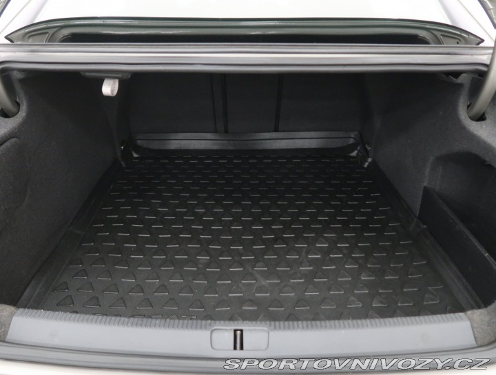 Volkswagen Passat CC CC Sportline 2.0 TDI 2011