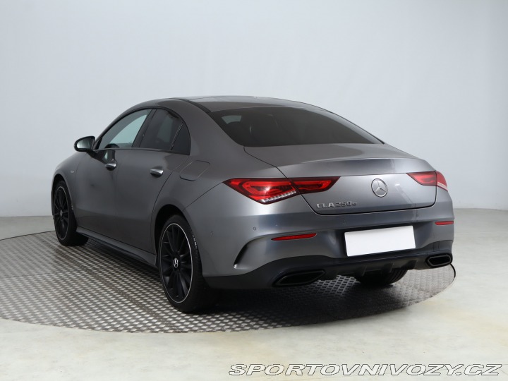 Mercedes-Benz CLA 250 e 2022