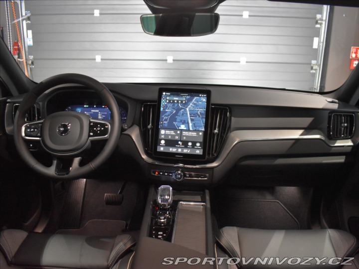 Volvo Ostatní modely XC60 2,0 T8 AWD Black Edition 2025