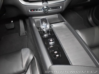 Volvo Ostatní modely XC60 2,0 T8 AWD Black Edition 2025