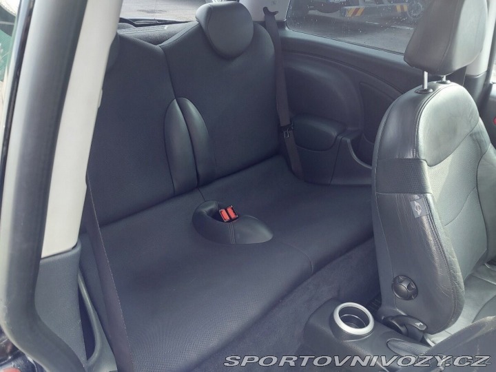 Mini Cooper 1,6   One 2006
