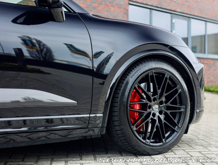 Porsche Macan Turbo | Panoráma - Ťažné 2024